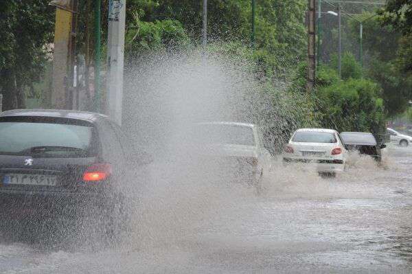 بارش باران در فیروزکوه و محورهای مواصلاتی گیلان، مازندران و گلستان
