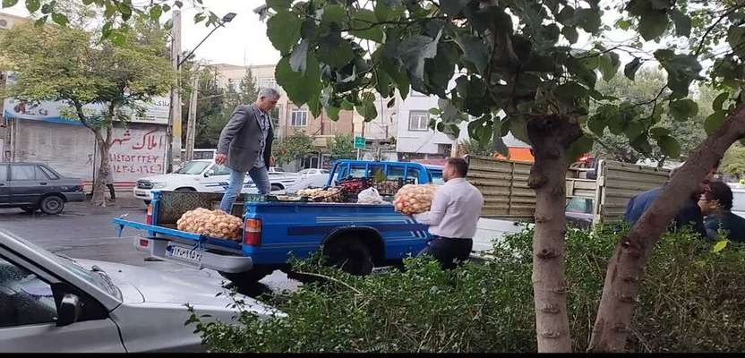 جمعآوری ۱۶۷ خودرو سد معبری و طبق میوه فروش از سطح منطقه ۴
