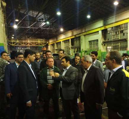 بازدید شبانه مدیرعامل راه آهن از مجموعه کارخانجات تعمیرات لوکوموتیو تهران