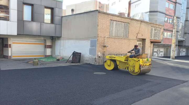 مرمت و اصلاح سنگفرش های تقاطع خیابان طالقانی با ۱۷ شهریور جدید