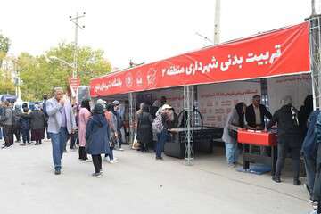 برگزاری نمایشگاه عزت و پیشرفت توسط شهرداری منطقه ۲
