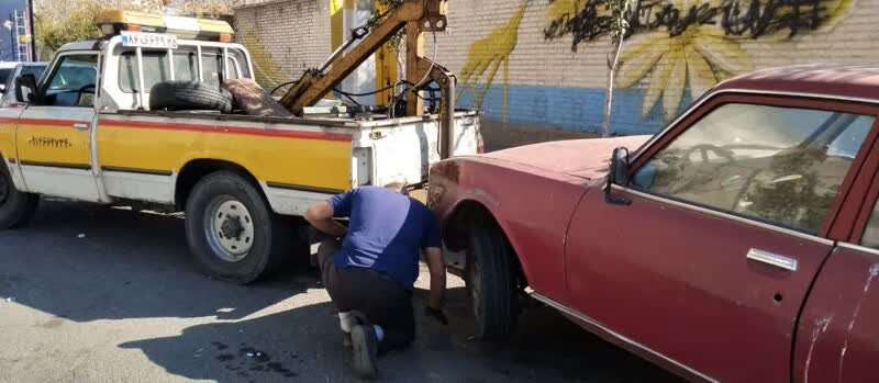 ۲۰ دستگاه خودرو فرسوده رهاشده جمع‌آوری و به پارکینگ منتقل شد