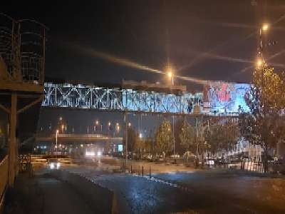 نصب و تعویض روشنایی پل عابر پیاده جنب تقاطع غیرهمسطح شهید رجایی انجام شد