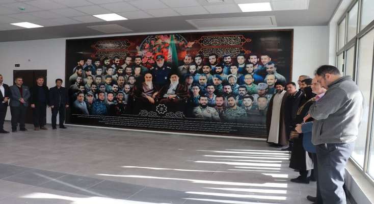 نصب تابلوی تمثال شهدای والامقام در ساختمان جدید شورای اسلامی شهر تبریز