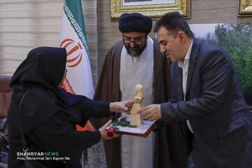 دیدارشهردار تبریز با بانوان دانشمند دو درصد و یک درصد جهان دانشگاه علوم‌پزشکی تبریز