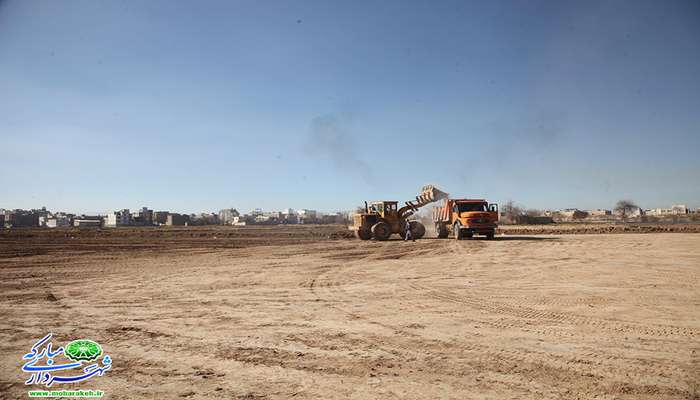 تداوم عملیات زیرسازی قطعه پنجم رینگ ترافیکی شرقی شهر بلوار غدیر ( میدان مادر تا سرارود)