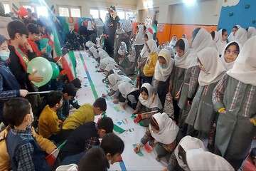 دبستان شهید ترکمانی میزبان ویژه برنامه «غنچه های فجر» شهرداری منطقه ۶ تبریز