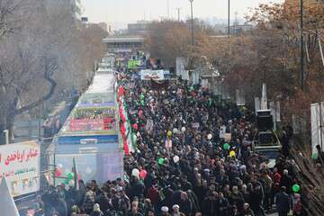 حضور پر شور کارکنان شهرداری منطقه ۷ تبریز در راهپیمایی باشکوه روز ۲۲ بهمن ماه