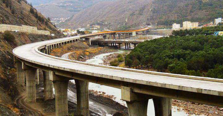 مقاومت پل‌های آزادراه منجیل-رودبار در برابر زلزله