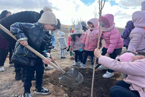 برگزاری جشن ویژه درختکاری در تفرجگاه جنگلی عباس‌میرزا