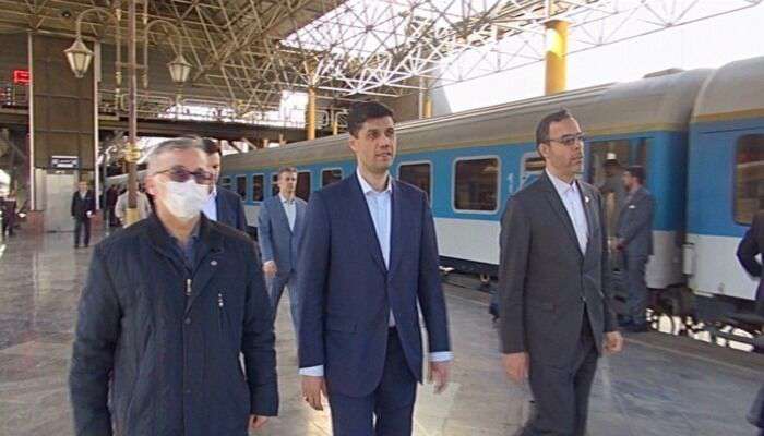 ویدیو| بازدید مدیرعامل راه‌آهن از بخش‌های مختلف ایستگاه راه‌آهن تهران و حضور در ستاد نوروزی راه‌آهن