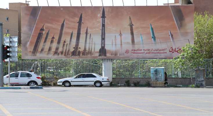 طرح «وعده صادق» در دیوارنگاره میدان جانبازان تبریز نصب شد