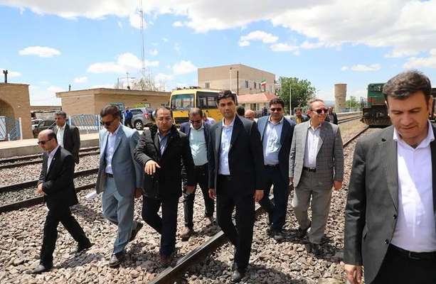 بازدید مدیرعامل راه‌آهن از پروژه‌های زیربنایی راه‌آهن قم