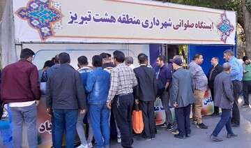 برپایی ایستگاه صلواتی به مناسبت دهه کرامت در میدان ساعت