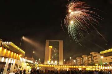 برگزاری مراسم نورافشانی ویژه عید غدیرخم، در میدان شهید بهشتی تبریز