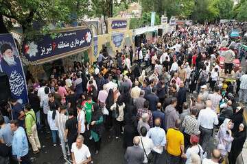 برپایی غرفه فرهنگی «ضیافت علوی» توسط شهرداری منطقه ۶ تبریز