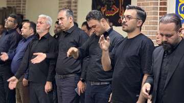برگزاری مراسم عزاداری حسینی با قرائت زیارت عاشورا در حسینیه شهرداری منطقه ۸