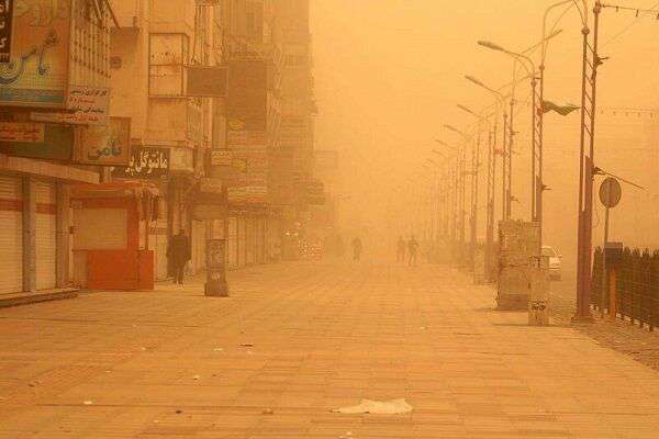 شرق کشور در غبار بادهای ۱۲۰ روزه فرورفت