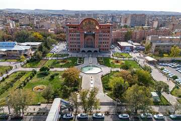 ریل‌گذاری برای بهره‌گیری از نظرات کارکنان و شهروندان در بهبود فرایندهای شهرداری تبریز