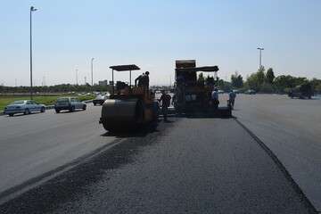 اتمام نوسازی آسفالت میدان بزرگ آذربایجان با توزیع ۶۰۰۰ تن آسفالت