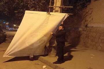 جمع آوری بنرهای غیرمجاز از سطح حوزه شهرداری منطقه ۱۰ تبریز