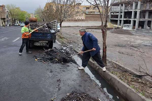 لایروبی اساسی کانال های سطح حوزه شهرداری منطقه ۳ تبریز