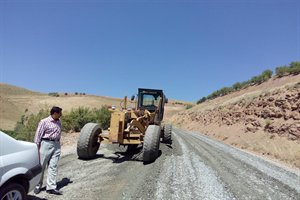 بهسازی راه روستایی گرماش ۳۵ درصد پیشرفت دارد