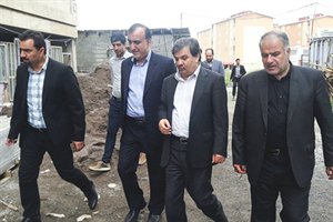 بازدید قائم مقام وزیر راه و شهرسازی از مسکن مهر گیلان