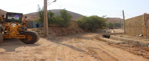 گزارش تصویری از مراحل زیرسازی آسفالت محله نورآباد