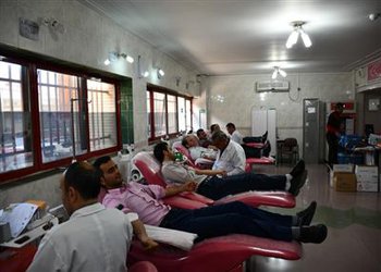 اهدای خون توسط بسیجیان و کارکنان شهرداری شهرکرد به بیماران نیازمند