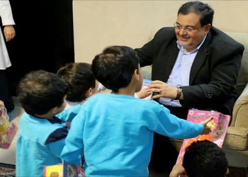عیادت رییس شورای شهر شیراز از کودکان پرورشگاه ولیعصر